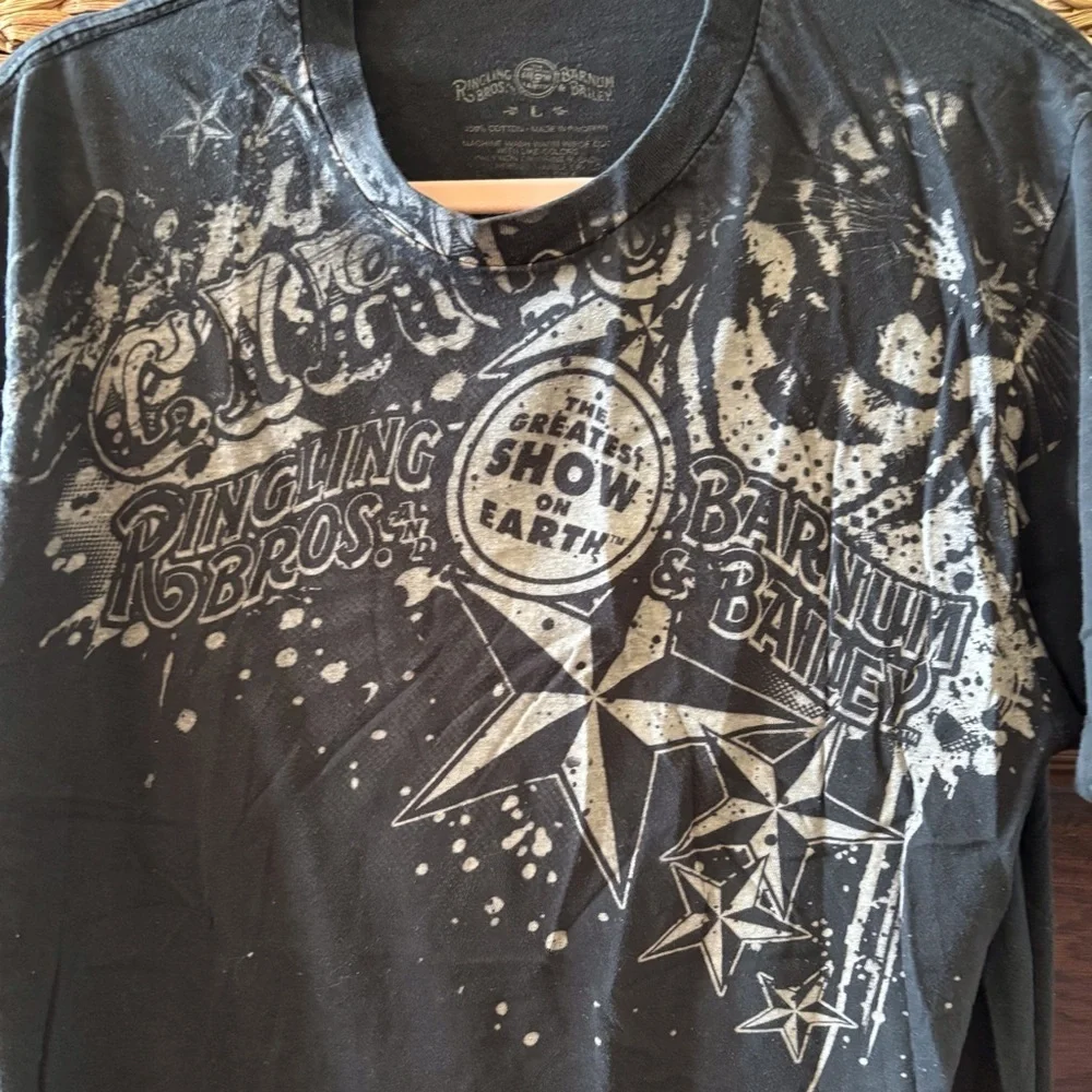 Vintage Ringling Bros black short sleeve graphic tee in size L